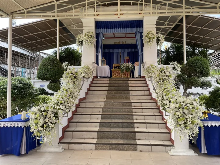 ผลงานจัดดอกไม้หน้าเมรุ จริง Funeral Decor