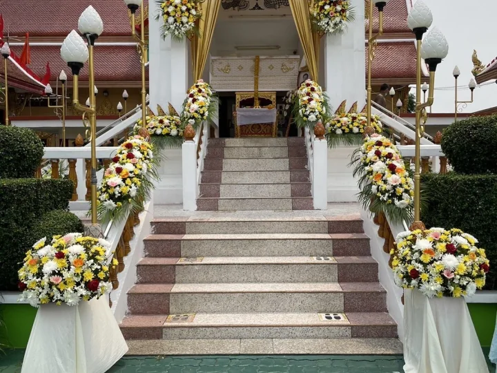 ผลงานจัดดอกไม้หน้าเมรุ จริง Funeral Decor