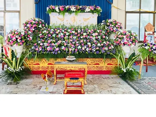 ดอกไม้หน้าโลง พรีเมียม ขาวทอง เต็มศาลา จัดดอกไม้หน้าโลง กรุงเทพ