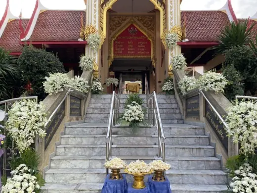 ผลงานซุ้มดอกไม้หน้าเมรุจริง