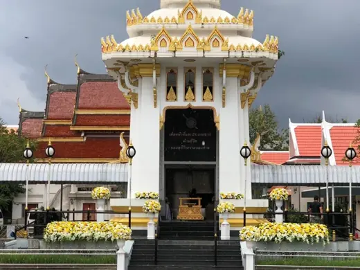 ผลงานจัดดอกไม้หน้าเมรุ จริง Funeral Decor