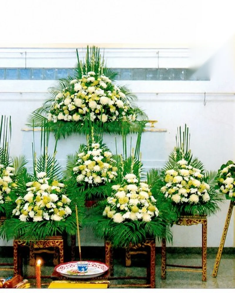 ดอกไม้หน้าศพ ชุดมาลัยแก้ว เมตตาธรรม จัดดอกไม้งานศพ กรุงเทพ